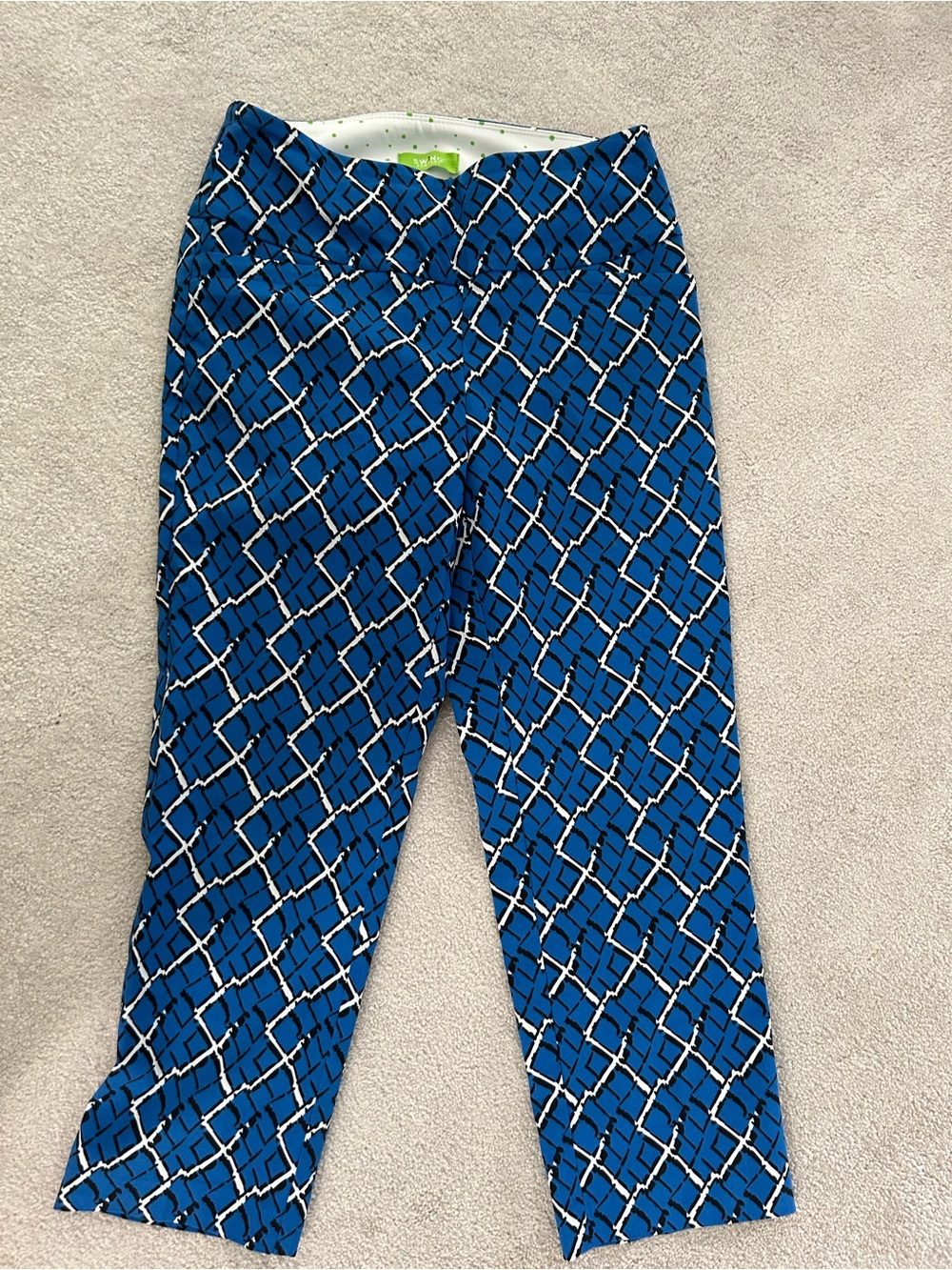 NWOT SWING CONTROL WOMENS GOLF CAPRIS SIZE 4
